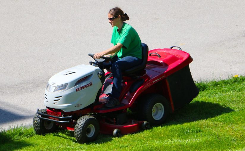 Everything You Need To Know About Ride On Lawn Mower Tyres