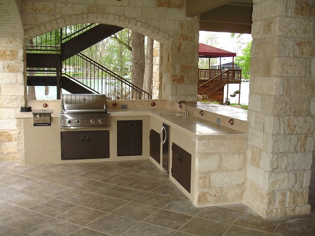 Transform Your Outdoor Living With a Stylish and Functional Kitchen