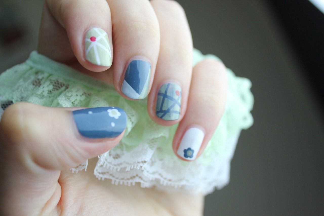 Get Salon-Worthy Nails with DIY Gel Manicure Kits