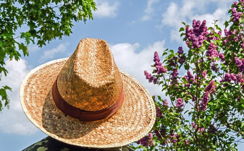 3 Benefits of Wearing Custom Straw Hats